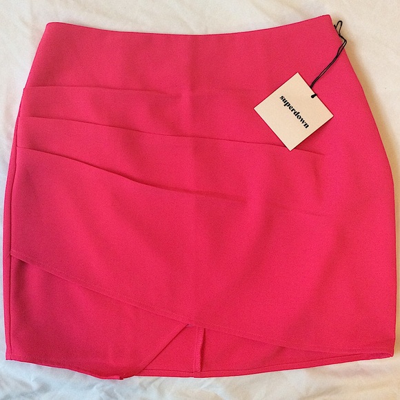 Superdown Hot Pink Mini Skirt NWT - Picture 1 of 4